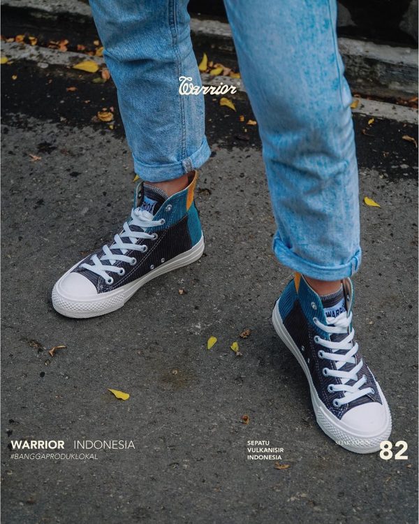 sepatu-warrior-rainbow-grey-1-1